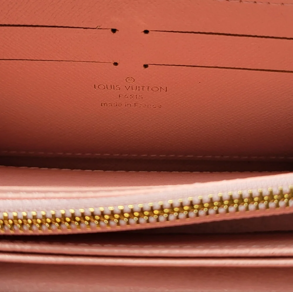 Fashion Nova Brown Wallet with City Art - Picture 5 of 7